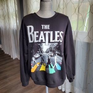 Beatles sweatshirt. The band crossing Abbey Rd